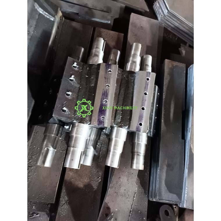 SHAFT OF PLASTIC CRUSHER      MODEL: XY10S001-02