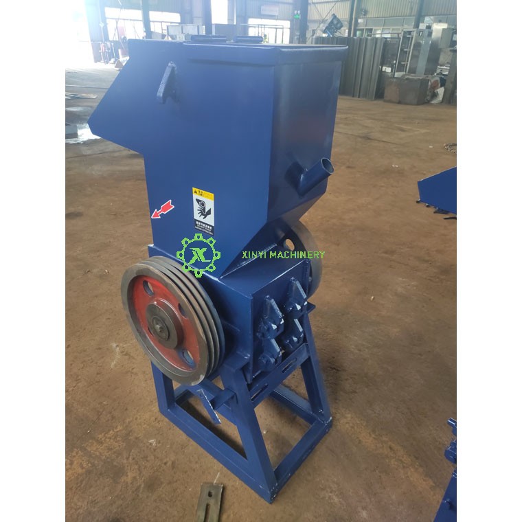 PLASTIC CRUSHING MACHINE               MODEL: XY03005